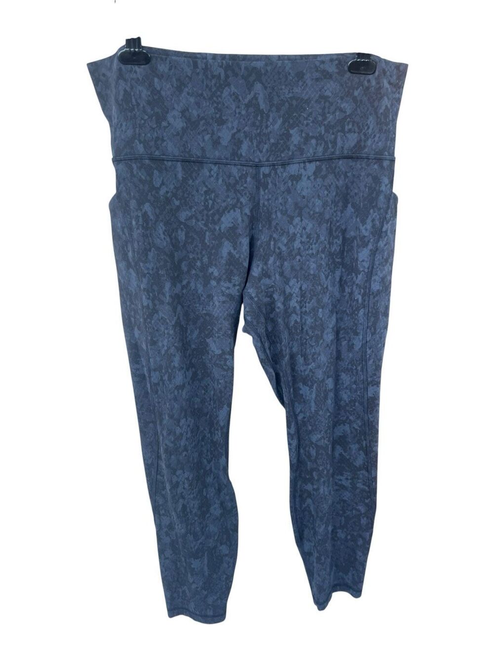 Lululemon woman’s 16 black blue snake print high rise tight leggings yoga gym